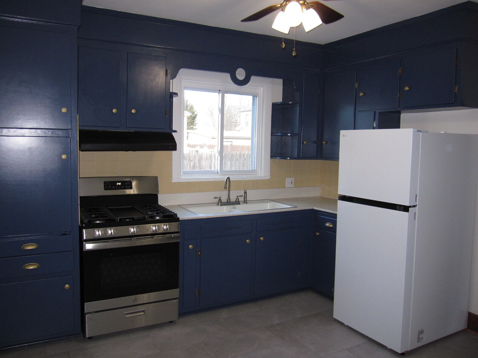 Building Photo - 366 Hollis St