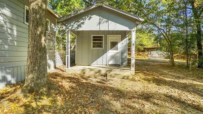 Building Photo - 5958 Skylane Dr