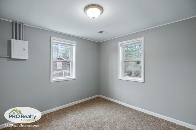 Building Photo - 4516 Monroe St NE