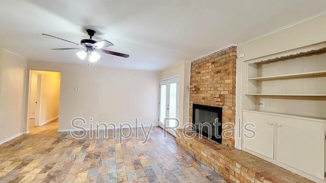 Building Photo - 2614 Tanglewood Dr