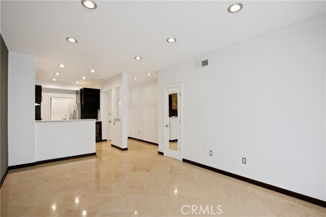 Building Photo - 52 Verdin Ln