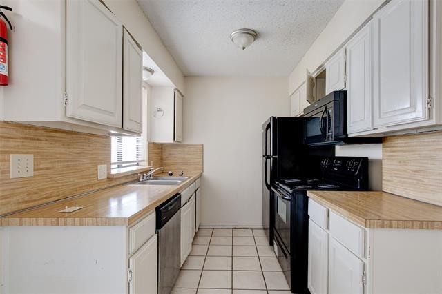Building Photo - 207 W Trinity St