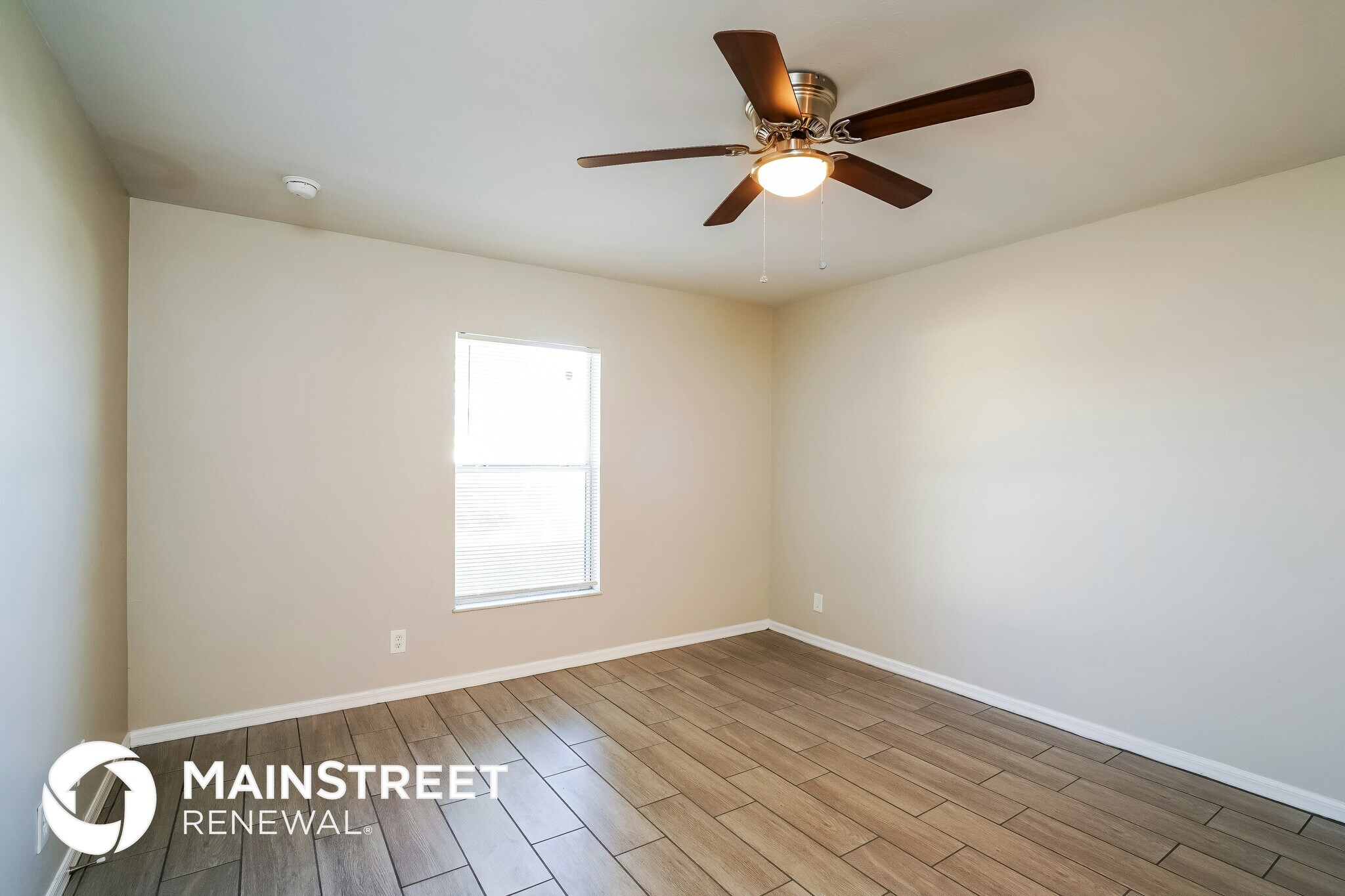 Building Photo - 916 NW 15th Ave