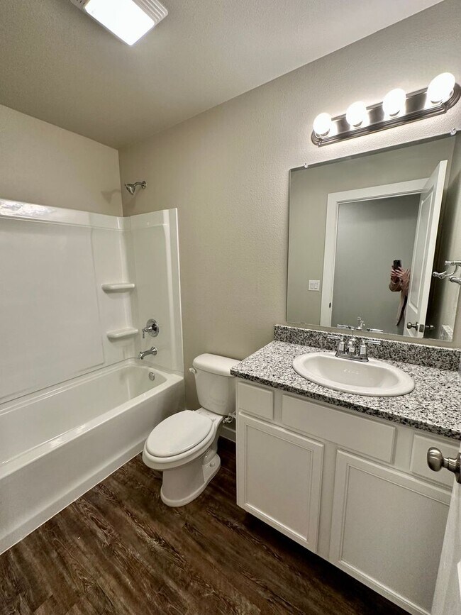 Building Photo - Indulge in Luxury: Upscale 3-Bedroom Duplex for Rent in Coveted Harvest Neighborhood
