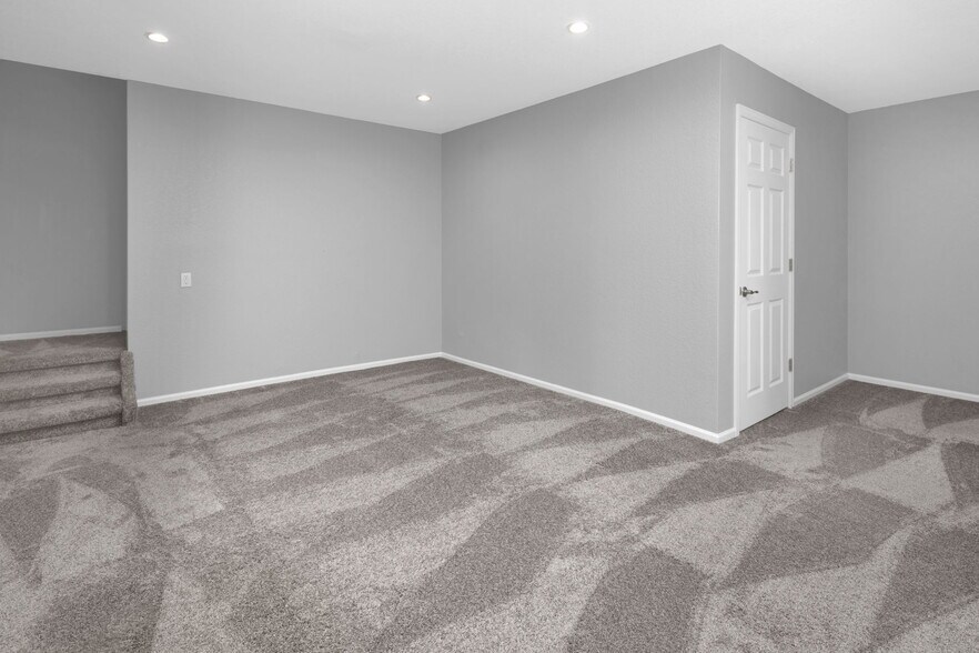 Building Photo - 17072 E Wyoming Dr