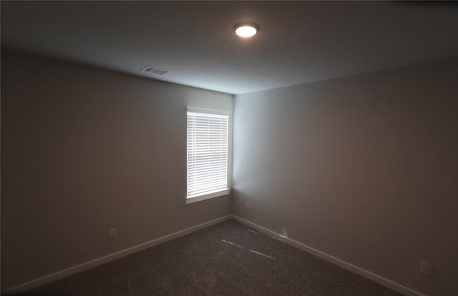 Building Photo - 8603 Blueberry Ash St