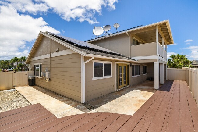 Building Photo - 4 bedroom, 3 bathroom single family house.