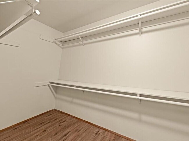 Building Photo - 400 S Morain St