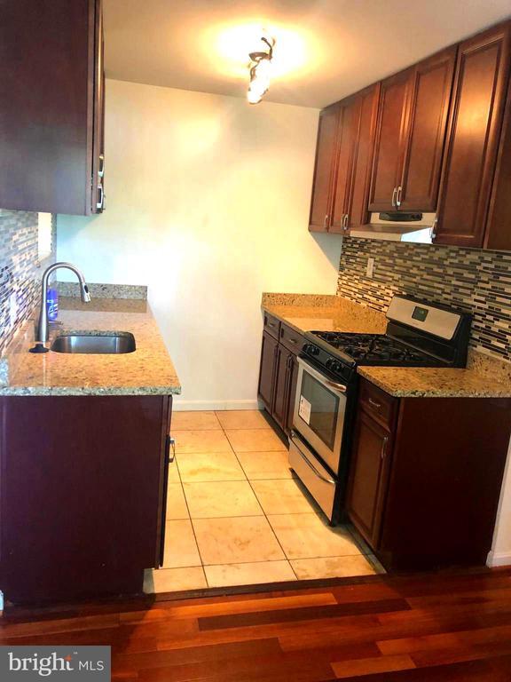 Building Photo - 4955 Americana Dr