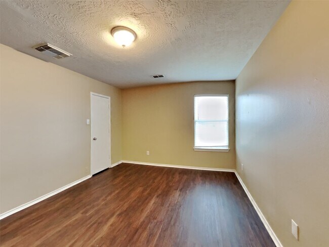 Building Photo - 8030 Echinacea Dr