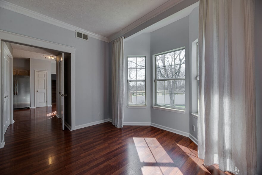 Building Photo - 1012 Meandering Way