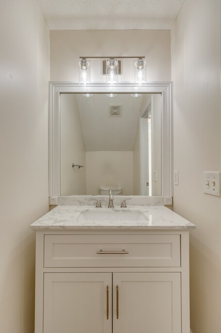 Building Photo - 35 Putters Pl