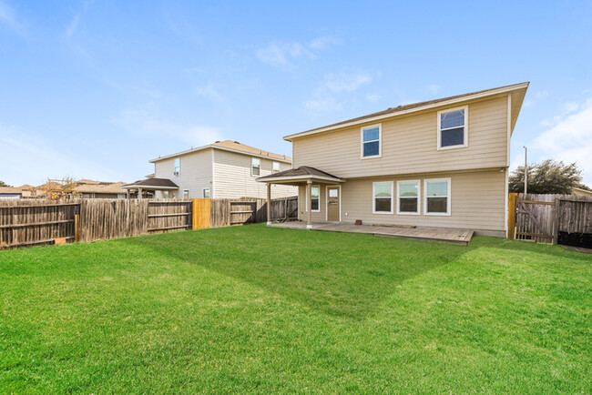 Building Photo - Inviting Multi-Level Home in San Antonio, TX