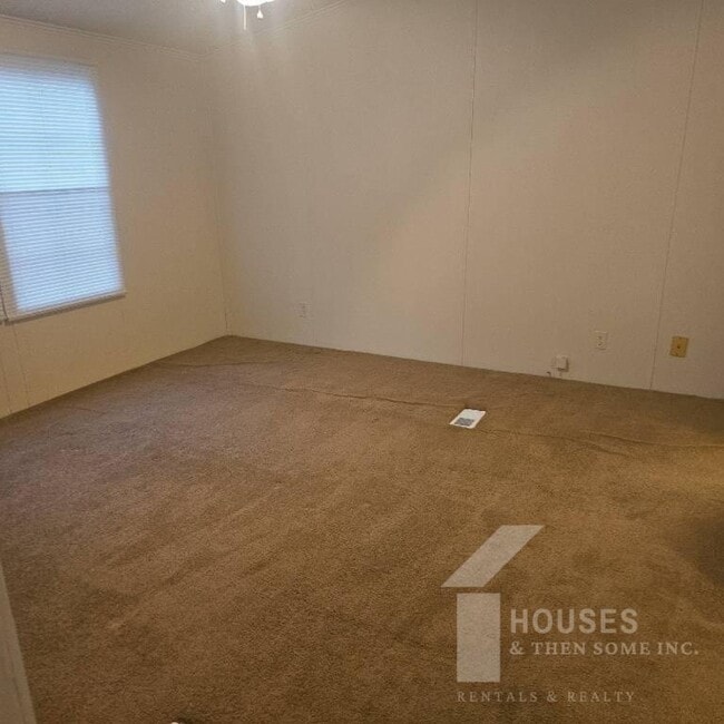 Building Photo - 224 Double Bridge Rd