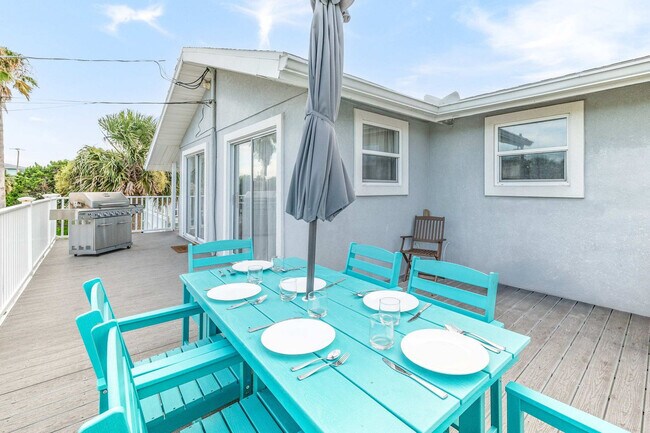 Building Photo - 108 Zamora St