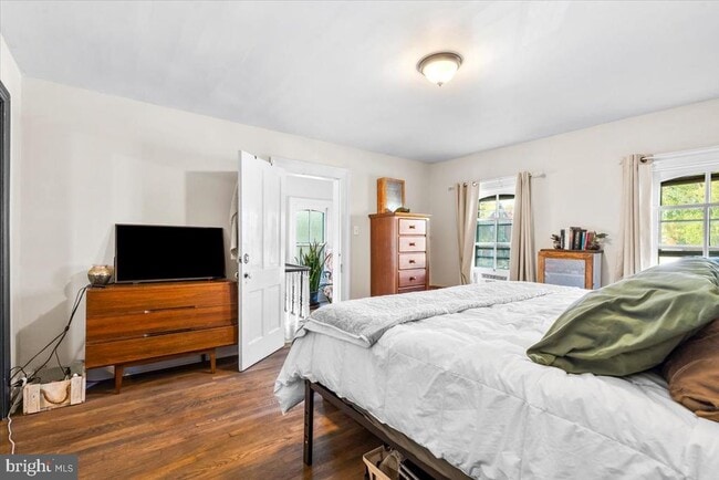 Building Photo - 222 S Raleigh St