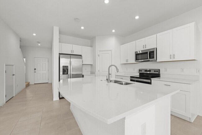 Building Photo - 3 Bedroom and 2.5 Bath Home in Skye Ranch ...