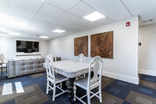 Building Photo - 101 N Rose St