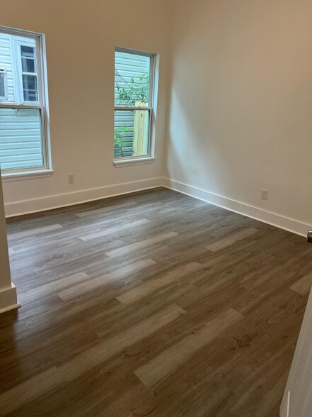 Building Photo - 939 Seattle St