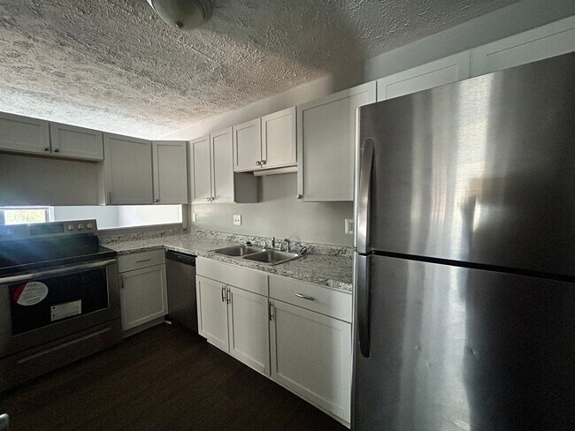 Building Photo - 6466 Kelmscot Ct