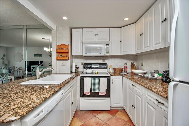 Building Photo - 3540 S Ocean Blvd
