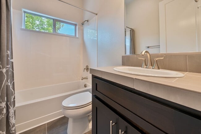 Building Photo - Beautiful Lincoln Home with Solar, 3-Car Garage & Trailer Parking!