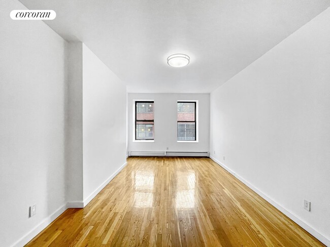 Building Photo - 523 W 49th St