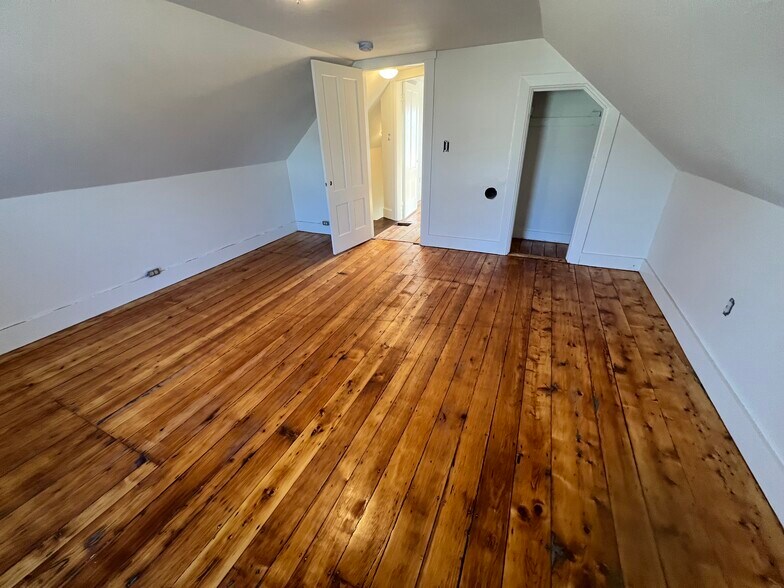 Building Photo - 104 Harrison St