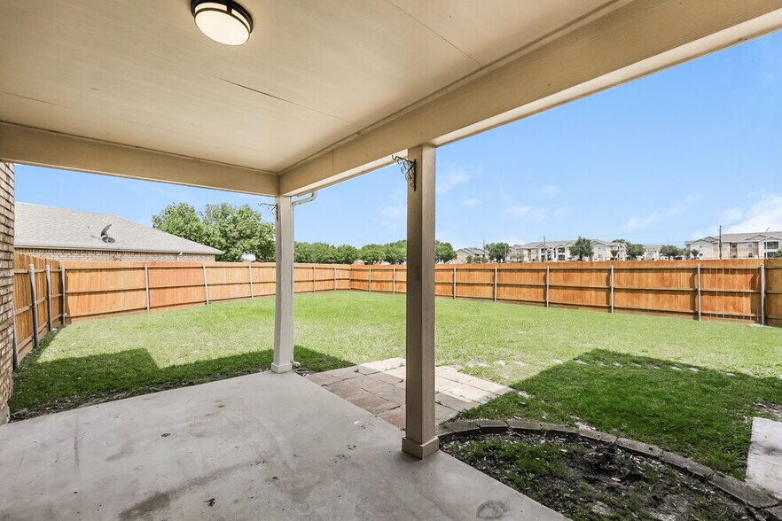 Building Photo - 2628 Loch Wood Dr