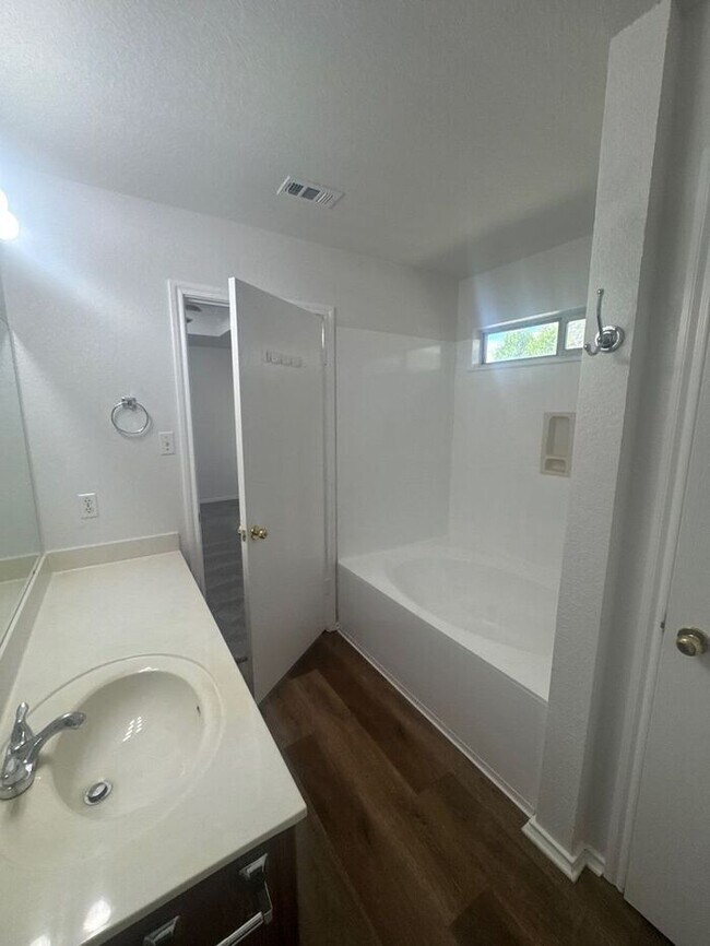Building Photo - Cozy 3BR Cedar Park Home with Attached 2-C...