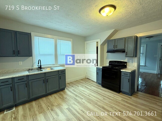 Building Photo - 719 S Brookfield St