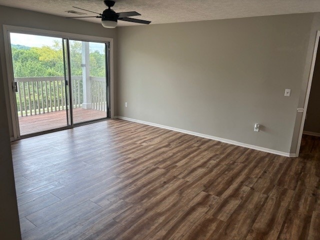 Den with balcony - 460 Lakeview Dr