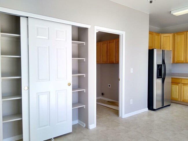 Building Photo - Gorgeous 2 Story 3 Bedroom 2.5 Baths in Dacono For Rent