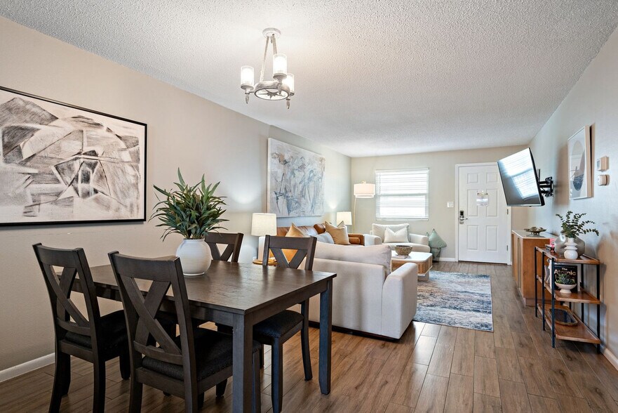 Building Photo - 215 Venus Ct