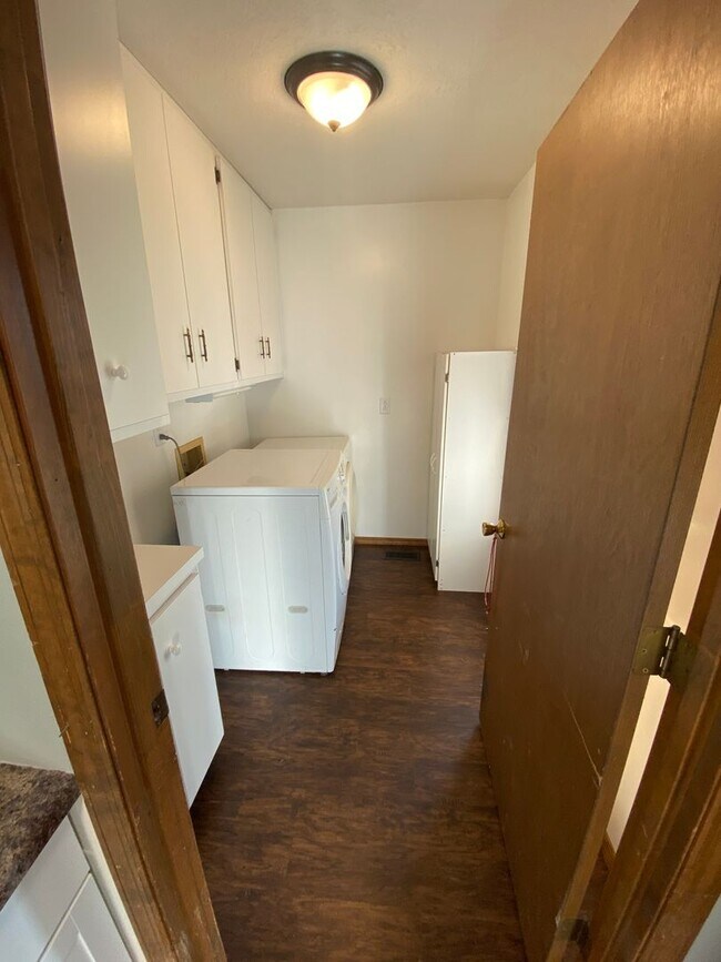 Building Photo - 1612 E Harrison St