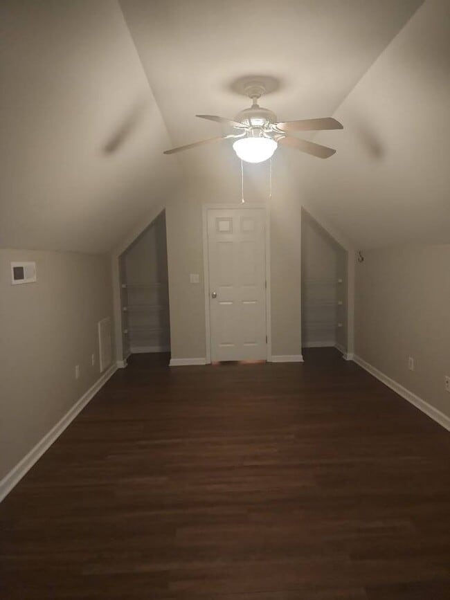 Building Photo - 122 Christy Dr