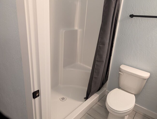 Building Photo - Brand New Single Level Home