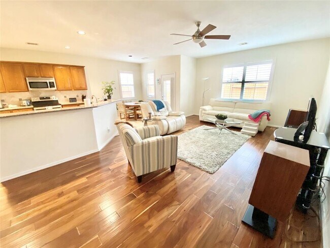 Building Photo - 17518 Stamford Oaks Dr
