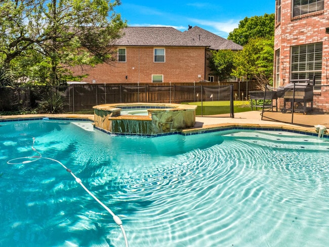 Building Photo - 3209 Normandy Dr