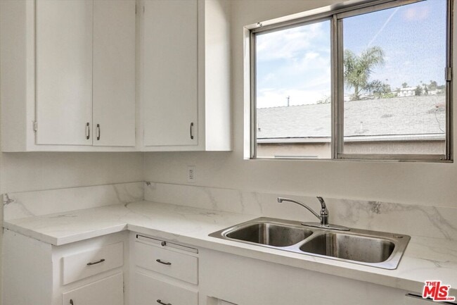 Building Photo - 1753 Garfield Pl