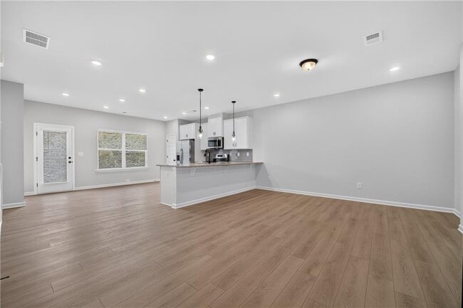 Building Photo - 58 Jacobs Farm Ln