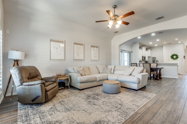 Building Photo - 226 N Bearkat Ct