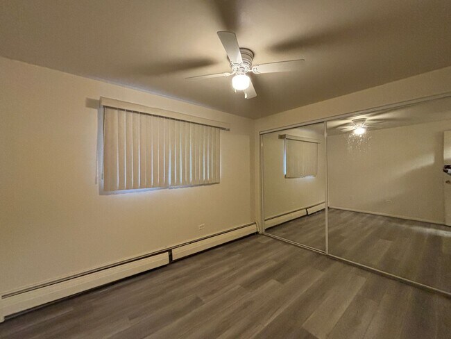 Building Photo - Large 2 bedroom apartment! Backs to Cheesman Park! One parking space in garage!