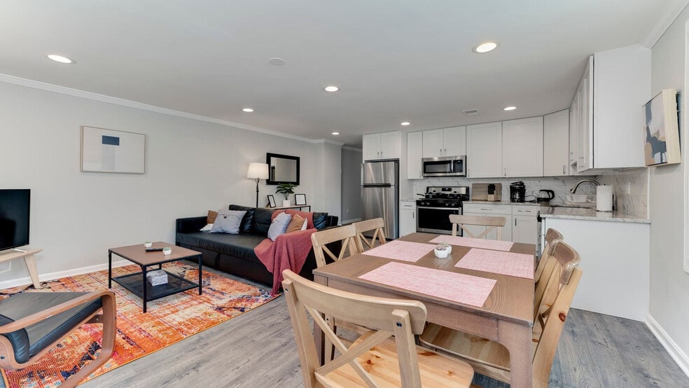 Building Photo - 48 E Reed Ave