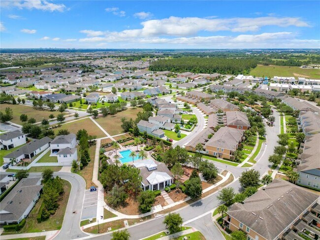 Building Photo - 15465 Honeybell Dr