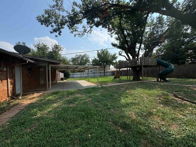 Building Photo - 1516 Rita Ln