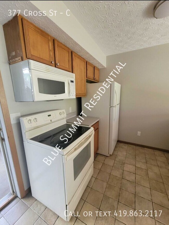 Primary Photo - 377 Cross St