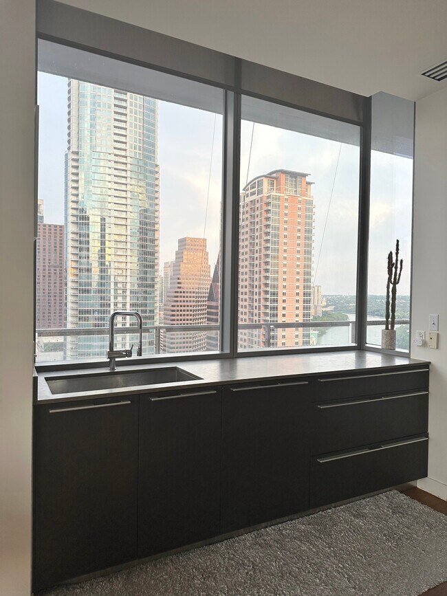Building Photo - 210 Lavaca St