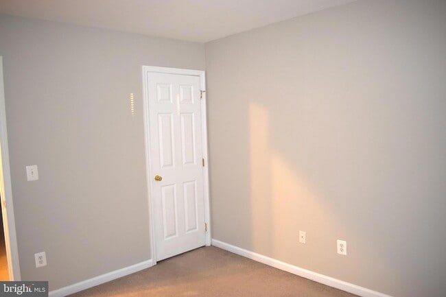 Building Photo - 203 Kadies Ln