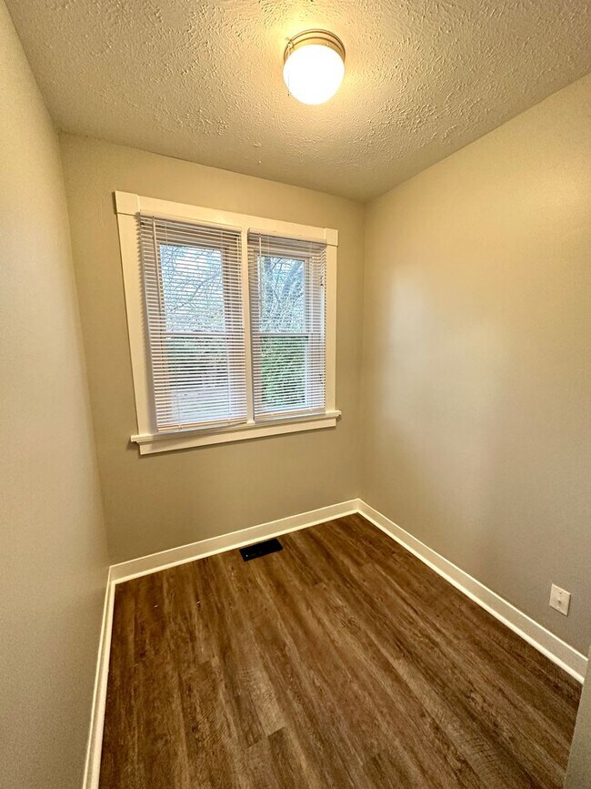 Building Photo - 4017 Corinth Blvd